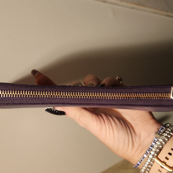 Prada Wallet - Picture 3 of 9